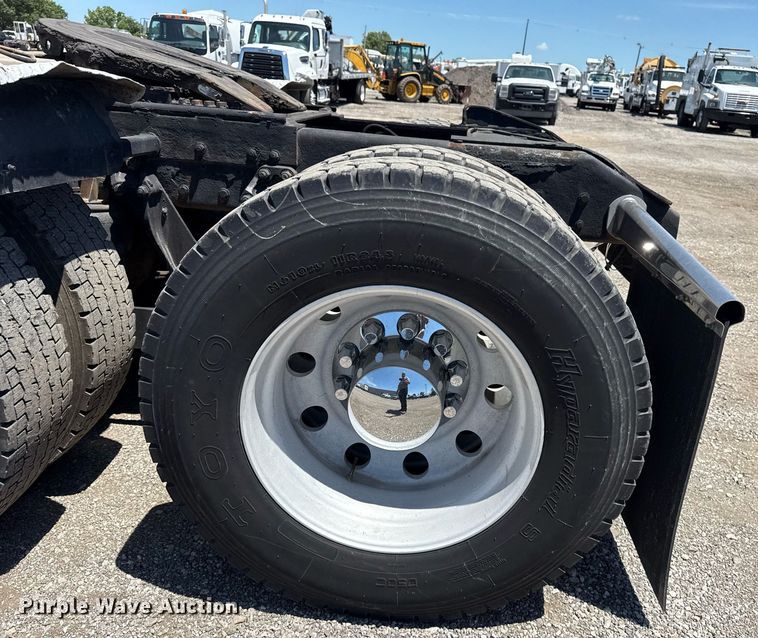 image for item EG5961 2012 Kenworth W900 semi truck