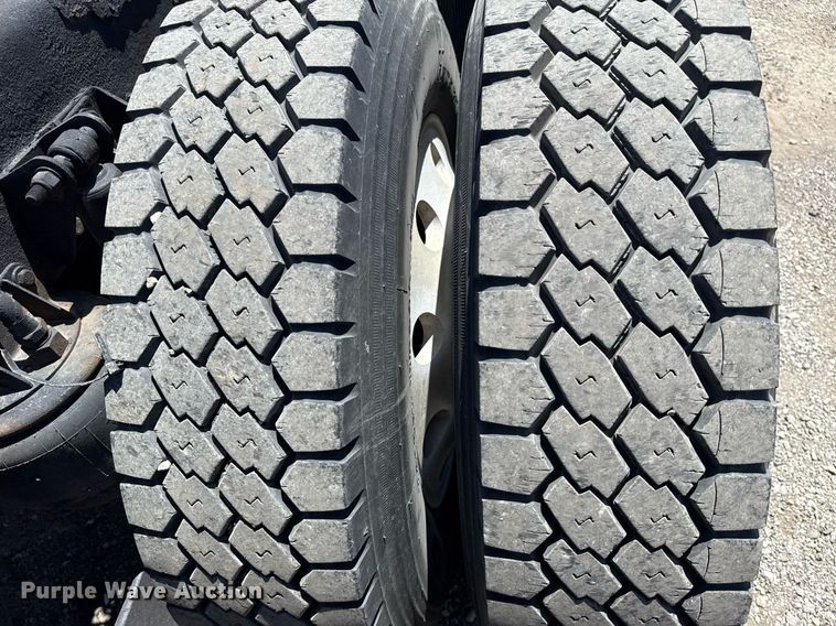 image for item EG5961 2012 Kenworth W900 semi truck