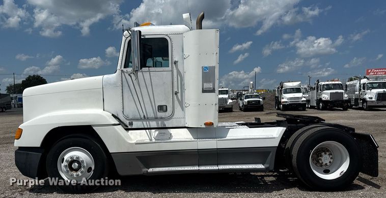 image for item EG6002 2000 Freightliner FLD semi truck