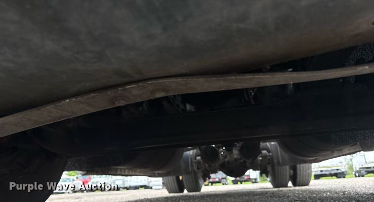 image for item EG6002 2000 Freightliner FLD semi truck