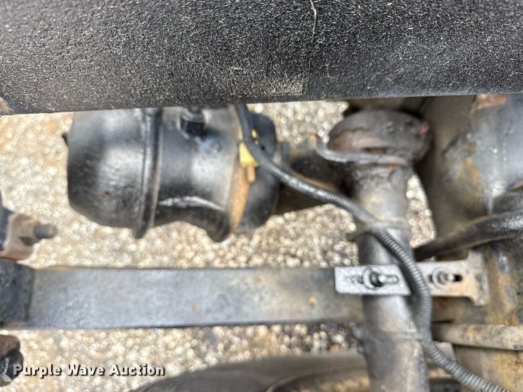 image for item EG6002 2000 Freightliner FLD semi truck