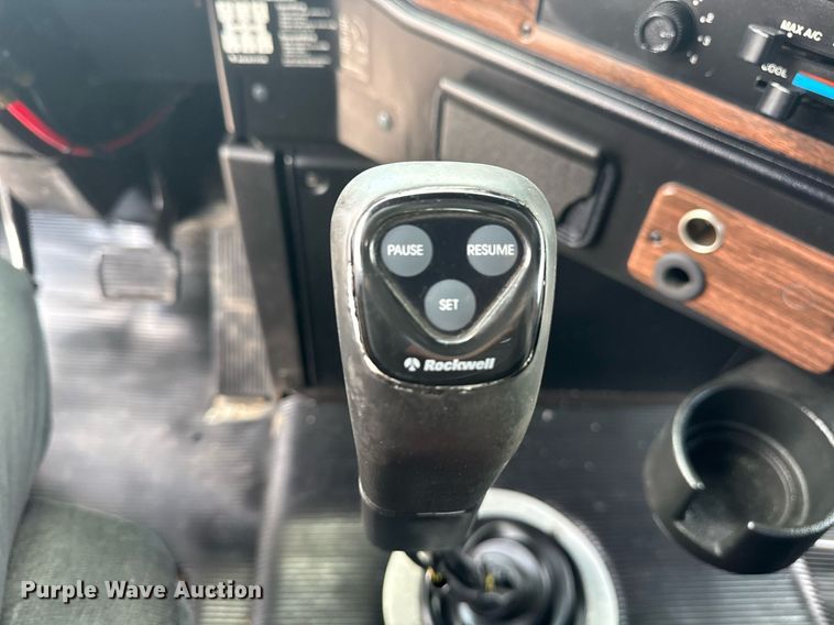 image for item EG6002 2000 Freightliner FLD semi truck