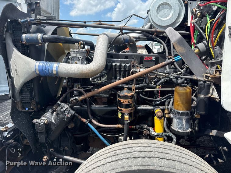 image for item EG6002 2000 Freightliner FLD semi truck