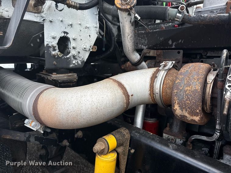 image for item EG6002 2000 Freightliner FLD semi truck