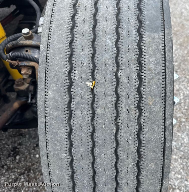 image for item EG6002 2000 Freightliner FLD semi truck