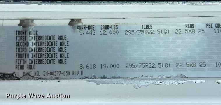 image for item EG6002 2000 Freightliner FLD semi truck