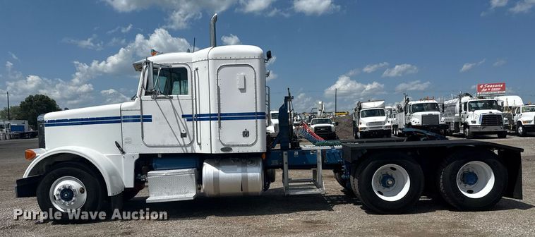 image for item EG6004 2005 Peterbilt 378 semi truck