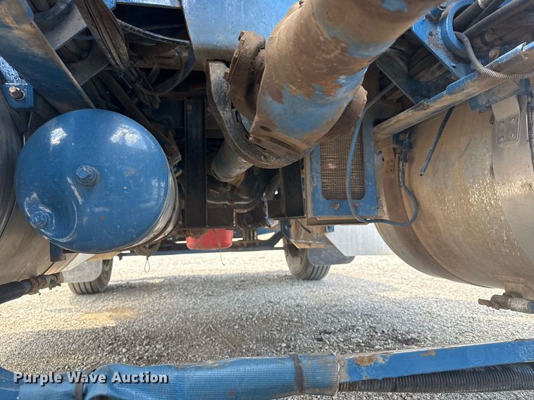 image for item EG6004 2005 Peterbilt 378 semi truck