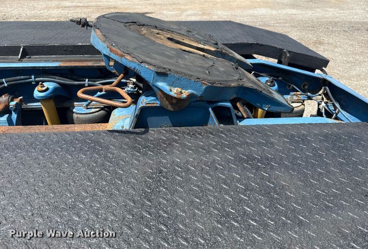 image for item EG6004 2005 Peterbilt 378 semi truck