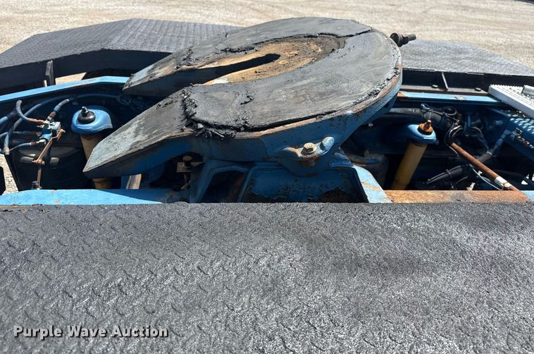 image for item EG6004 2005 Peterbilt 378 semi truck