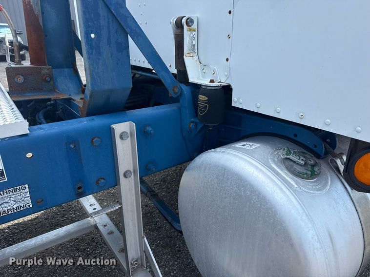 image for item EG6004 2005 Peterbilt 378 semi truck