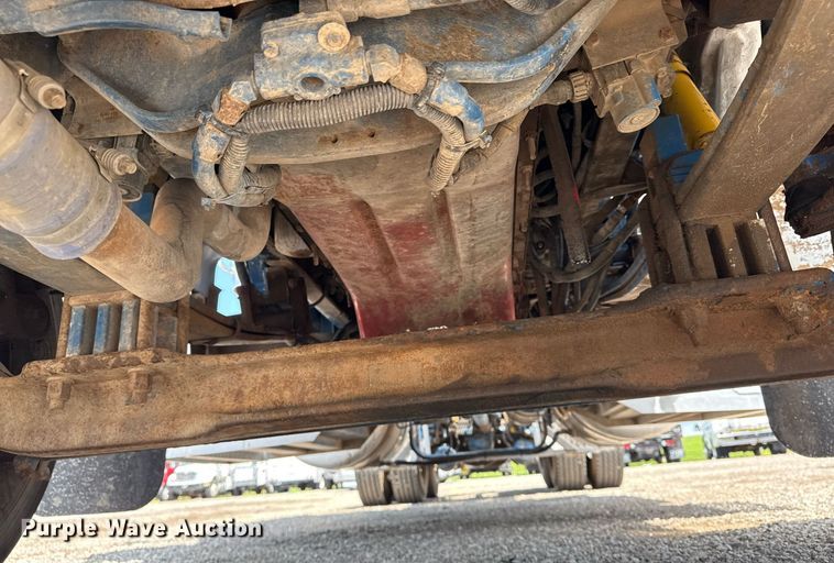 image for item EG6004 2005 Peterbilt 378 semi truck