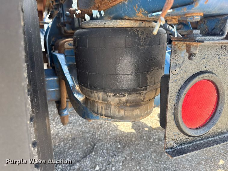 image for item EG6004 2005 Peterbilt 378 semi truck