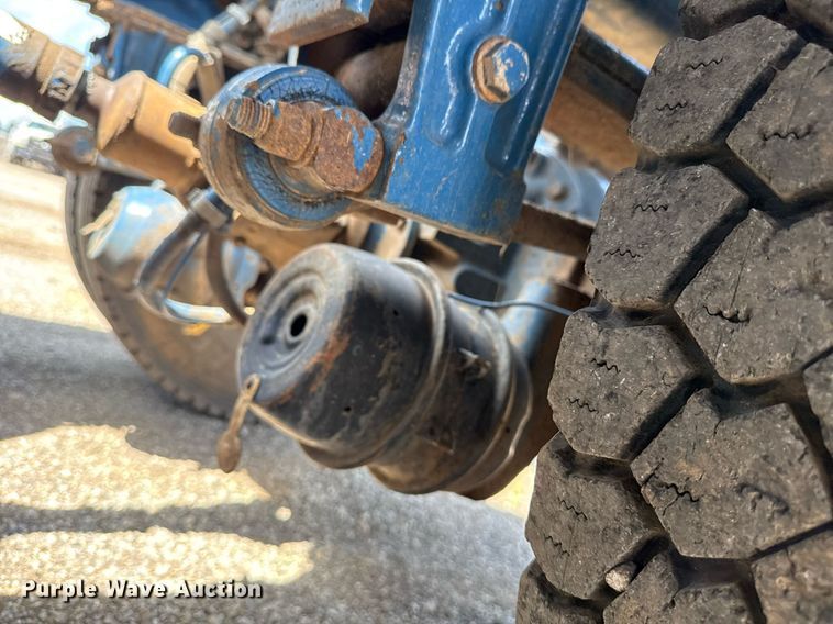 image for item EG6004 2005 Peterbilt 378 semi truck