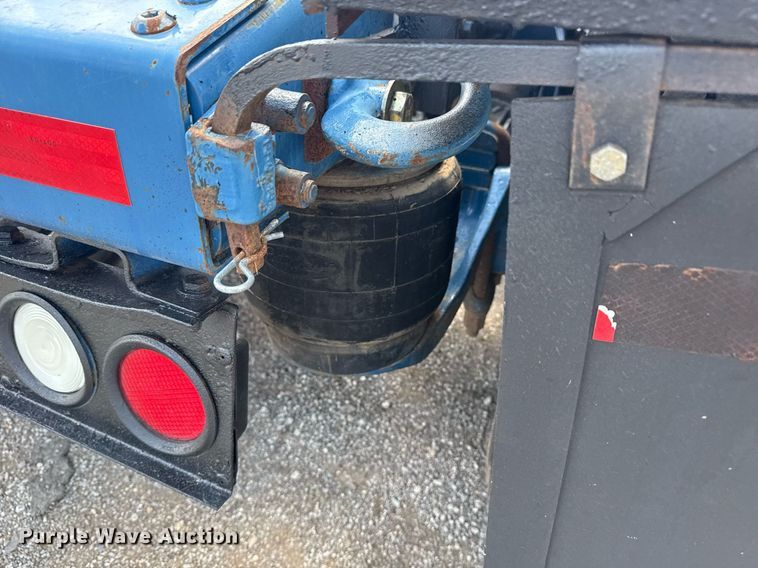 image for item EG6004 2005 Peterbilt 378 semi truck