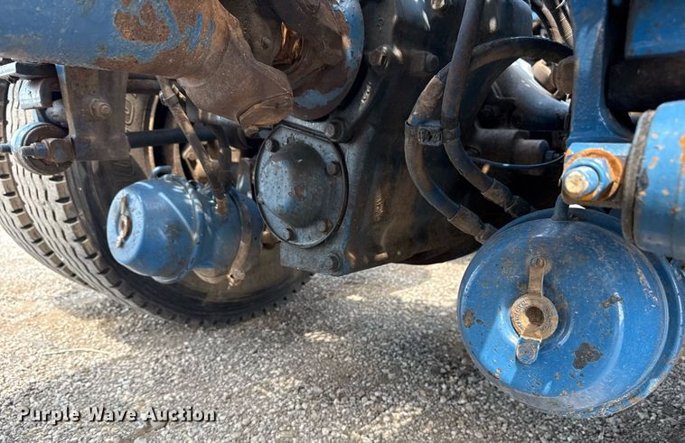 image for item EG6004 2005 Peterbilt 378 semi truck