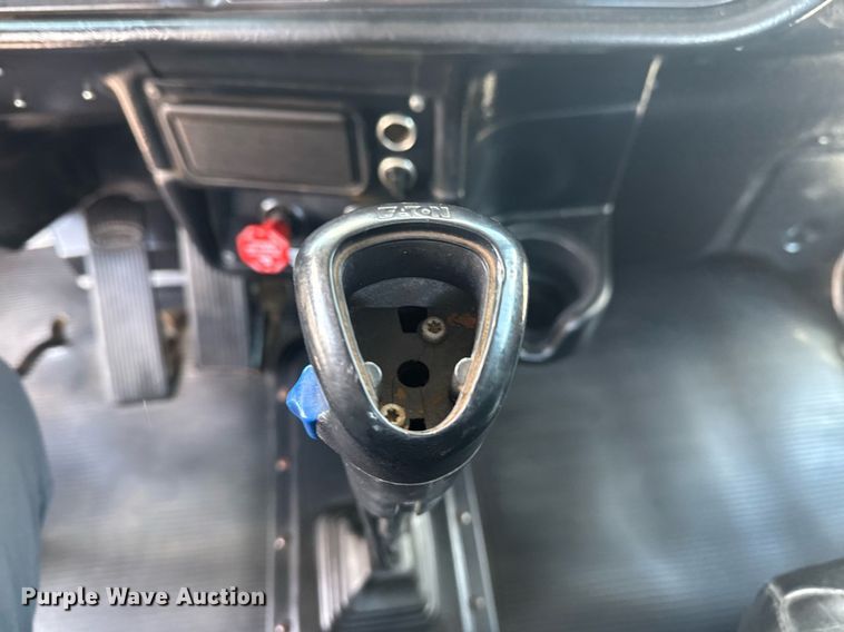 image for item EG6004 2005 Peterbilt 378 semi truck