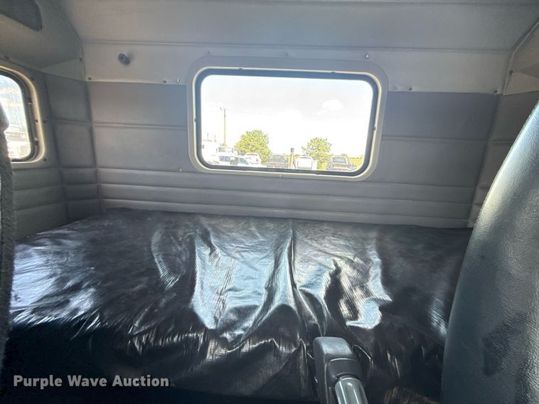 image for item EG6004 2005 Peterbilt 378 semi truck