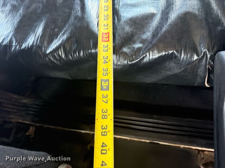 image for item EG6004 2005 Peterbilt 378 semi truck