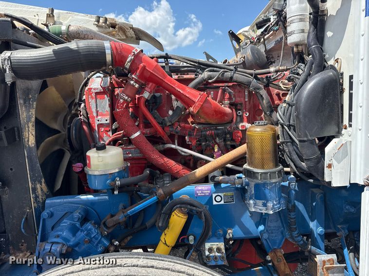 image for item EG6004 2005 Peterbilt 378 semi truck