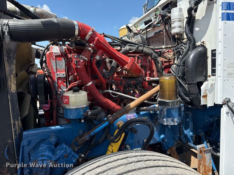 image for item EG6004 2005 Peterbilt 378 semi truck