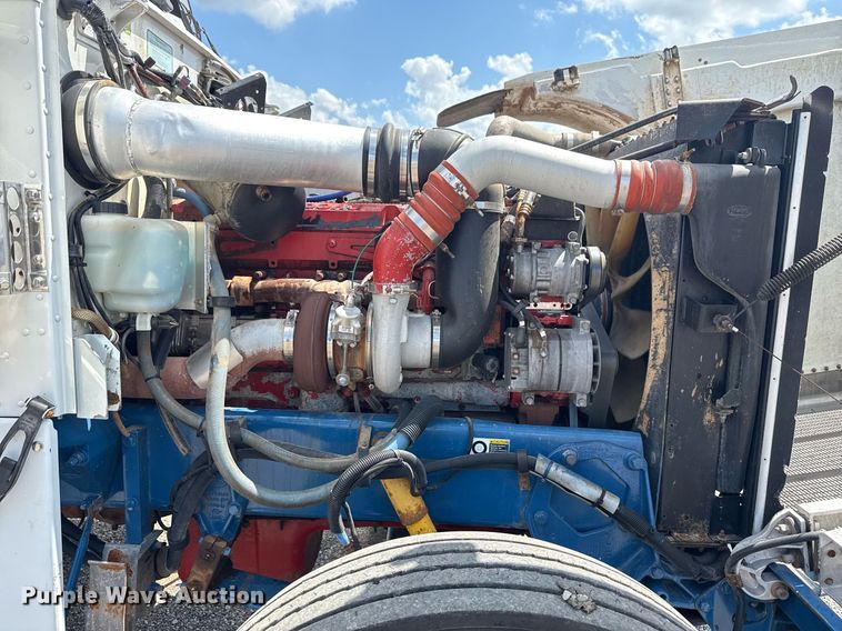 image for item EG6004 2005 Peterbilt 378 semi truck