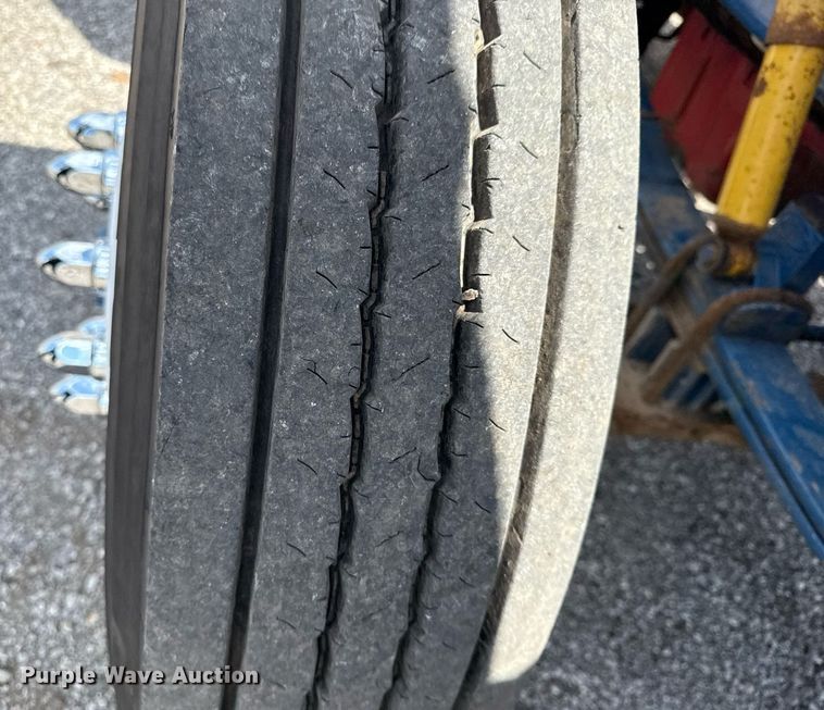 image for item EG6004 2005 Peterbilt 378 semi truck