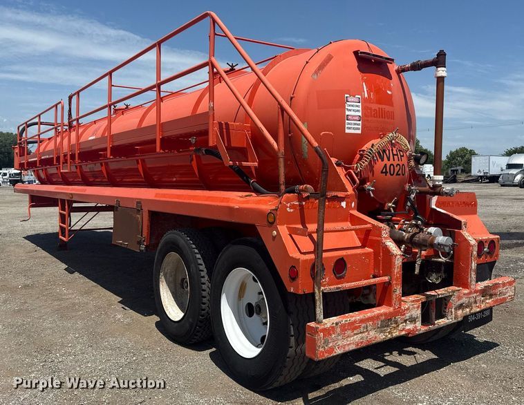 image for item EG6009 2007 Dragon Products Vacuum tank trailer
