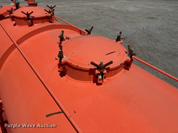 image for item EG6009 2007 Dragon Products Vacuum tank trailer