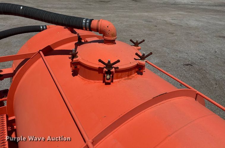 image for item EG6009 2007 Dragon Products Vacuum tank trailer