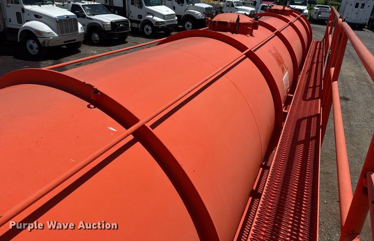 image for item EG6009 2007 Dragon Products Vacuum tank trailer