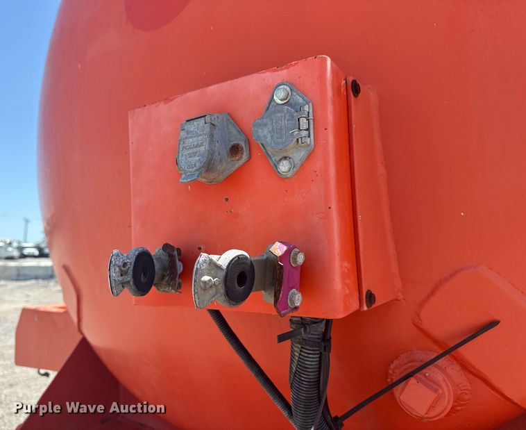 image for item EG6009 2007 Dragon Products Vacuum tank trailer