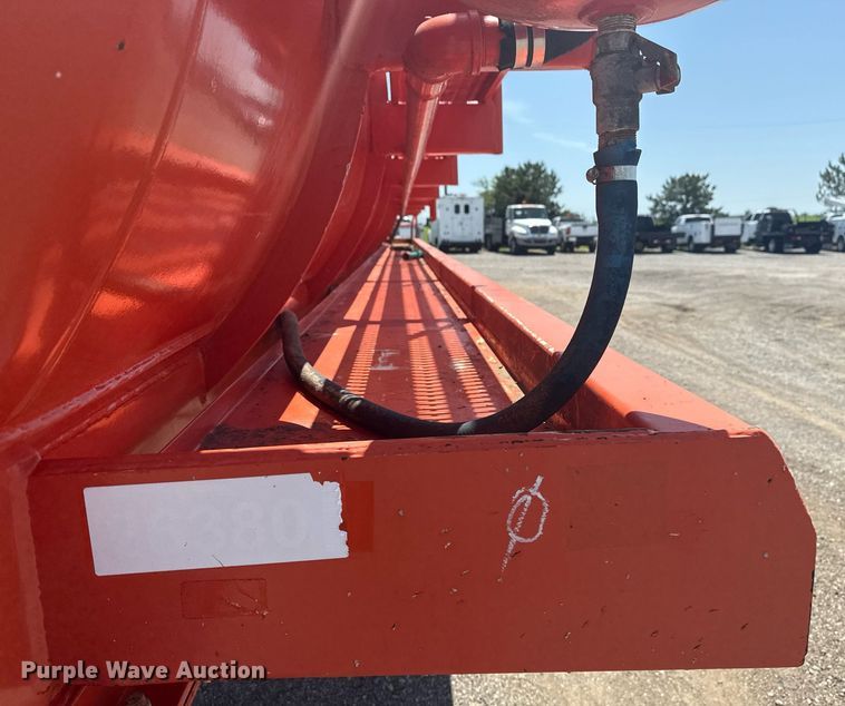 image for item EG6009 2007 Dragon Products Vacuum tank trailer