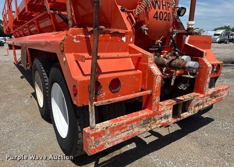 image for item EG6009 2007 Dragon Products Vacuum tank trailer