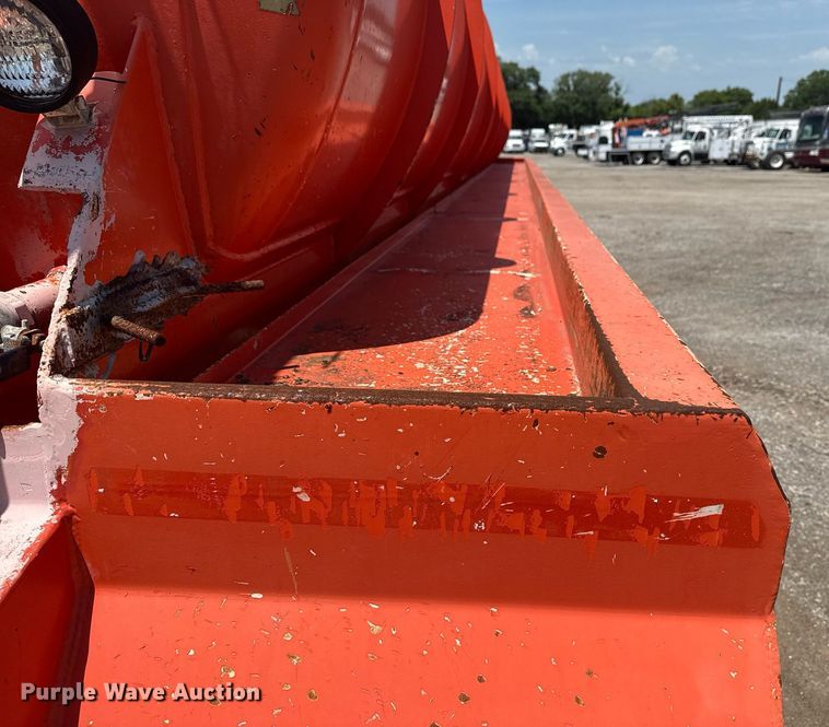 image for item EG6009 2007 Dragon Products Vacuum tank trailer