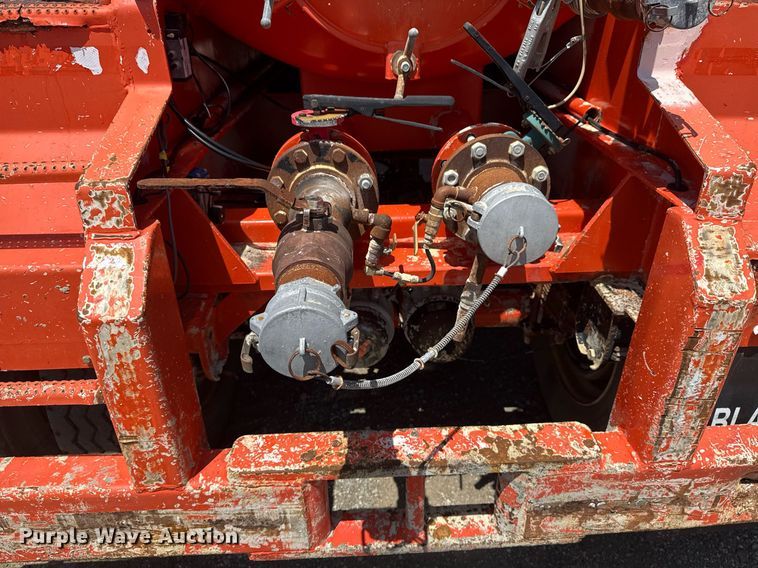 image for item EG6009 2007 Dragon Products Vacuum tank trailer