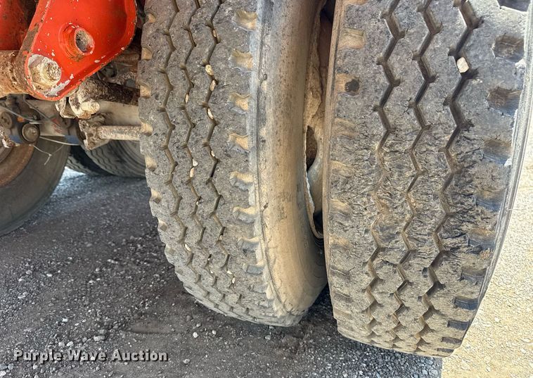 image for item EG6009 2007 Dragon Products Vacuum tank trailer