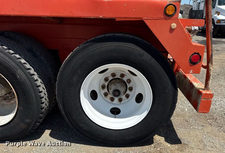 image for item EG6009 2007 Dragon Products Vacuum tank trailer