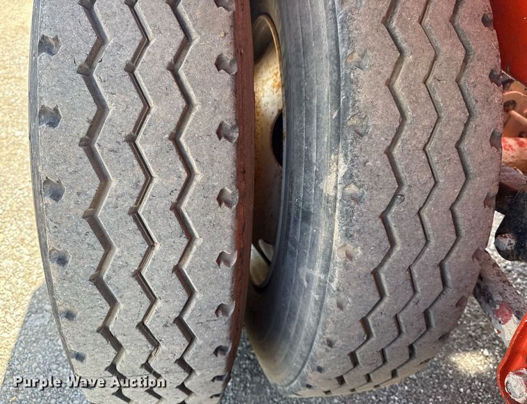 image for item EG6009 2007 Dragon Products Vacuum tank trailer