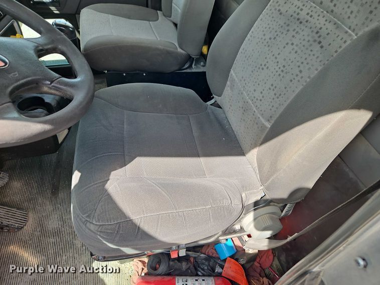 image for item EJ0067 2010 Kenworth T8 Series semi truck