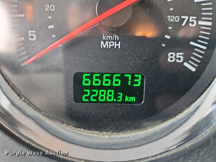 image for item EJ0067 2010 Kenworth T8 Series semi truck