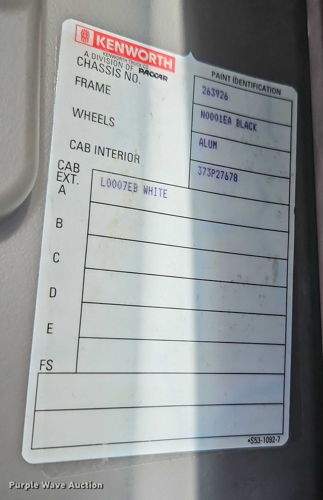 image for item EJ0067 2010 Kenworth T8 Series semi truck