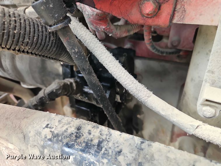 image for item EJ0067 2010 Kenworth T8 Series semi truck