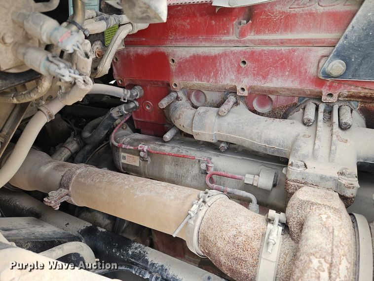 image for item EJ0067 2010 Kenworth T8 Series semi truck