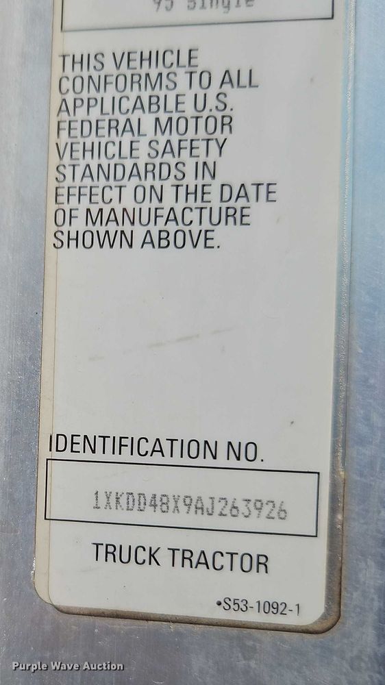 image for item EJ0067 2010 Kenworth T8 Series semi truck