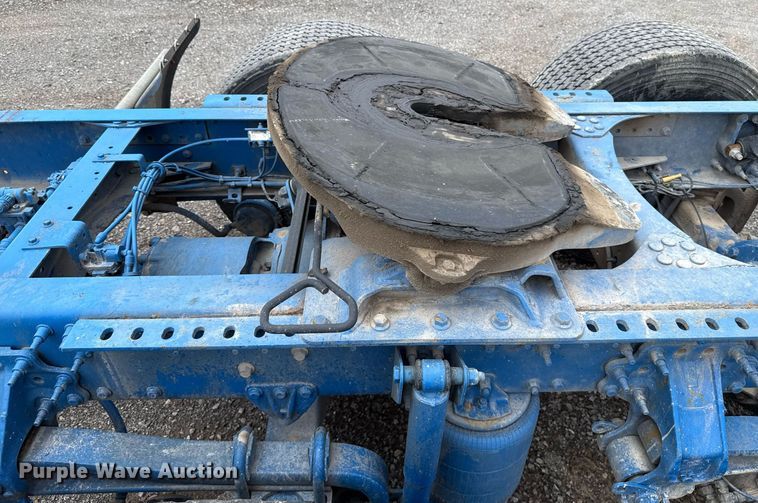 image for item EJ4614 2015 Mack CXU633 semi truck