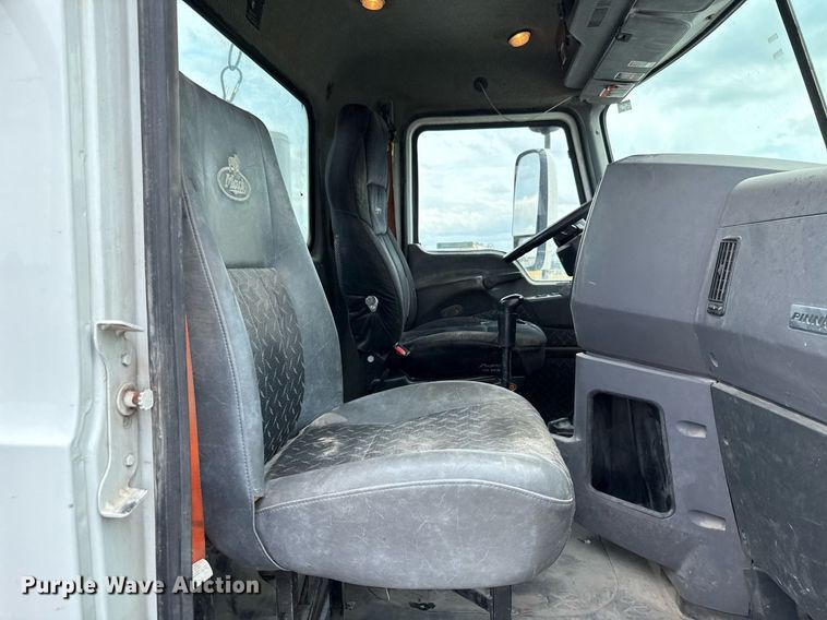 image for item EJ4614 2015 Mack CXU633 semi truck