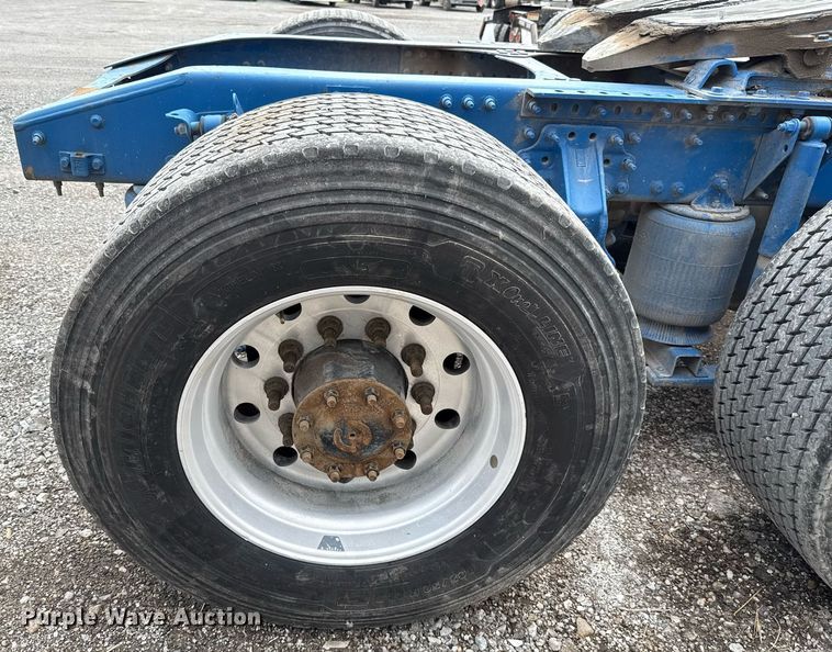 image for item EJ4614 2015 Mack CXU633 semi truck