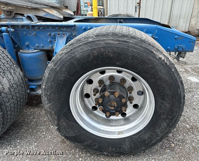 image for item EJ4614 2015 Mack CXU633 semi truck