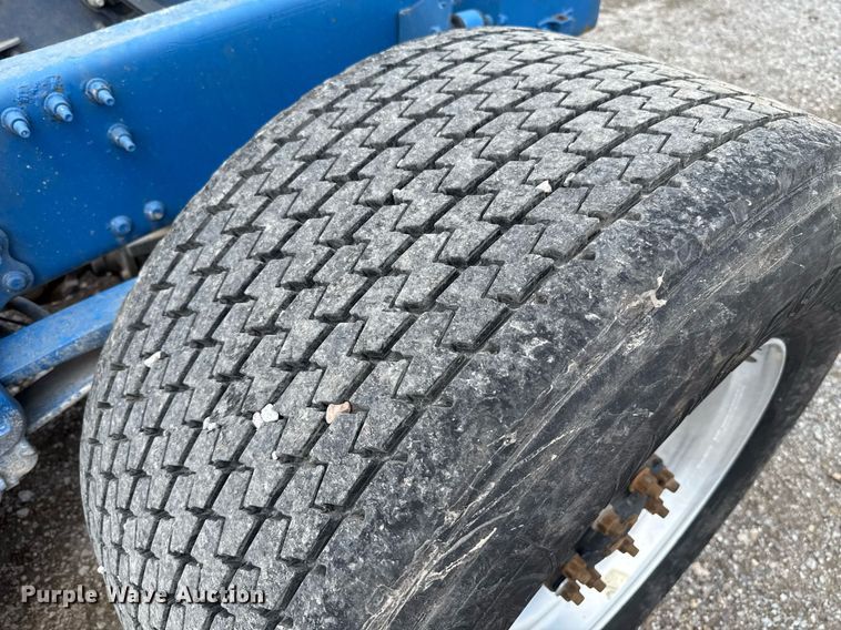 image for item EJ4614 2015 Mack CXU633 semi truck